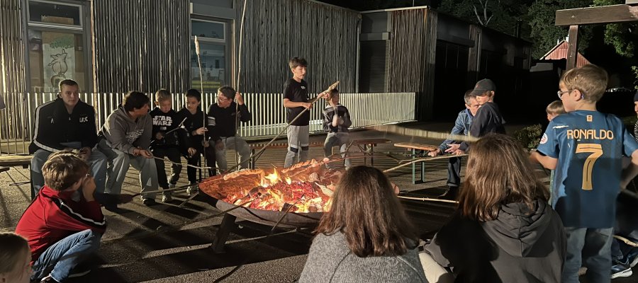 Abendstimmung am Lagerfeuer
